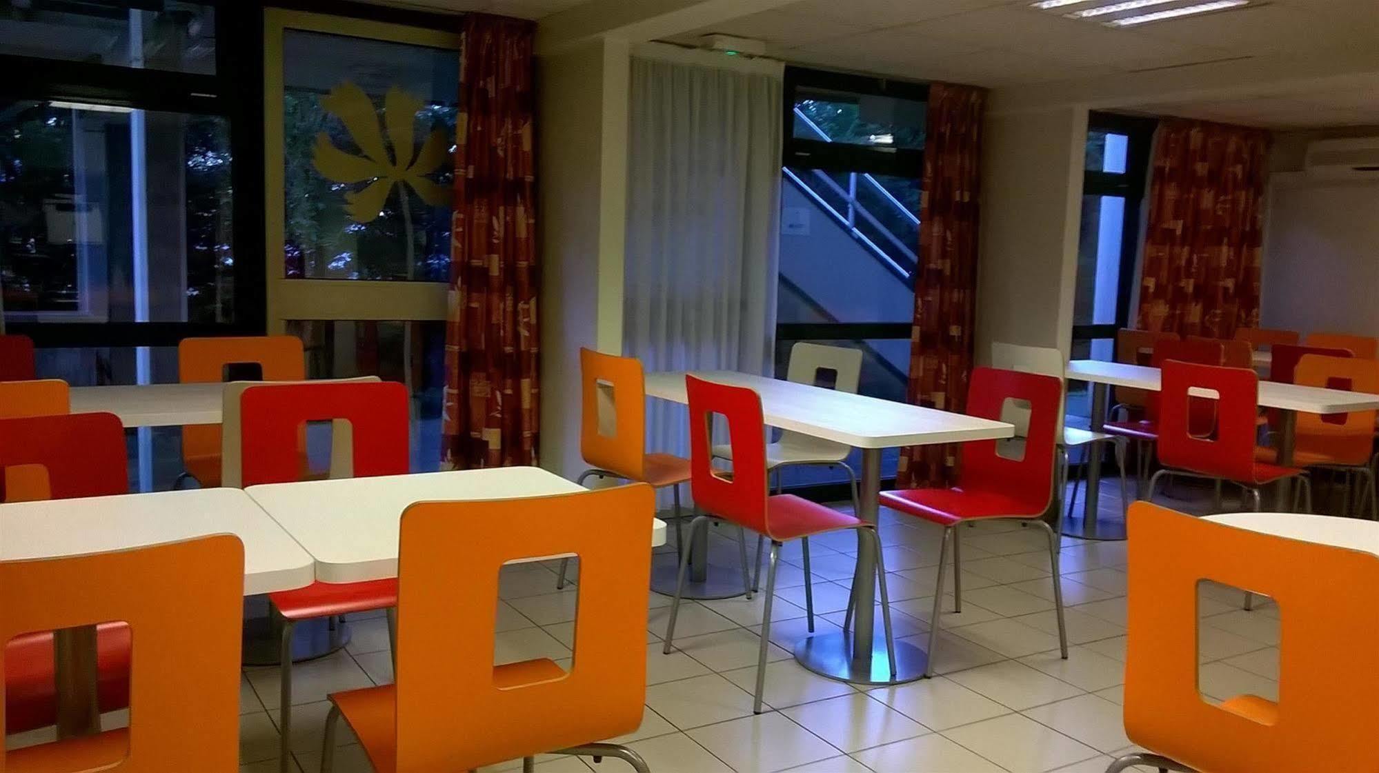 Premiere Classe Dreux Zewnętrze zdjęcie